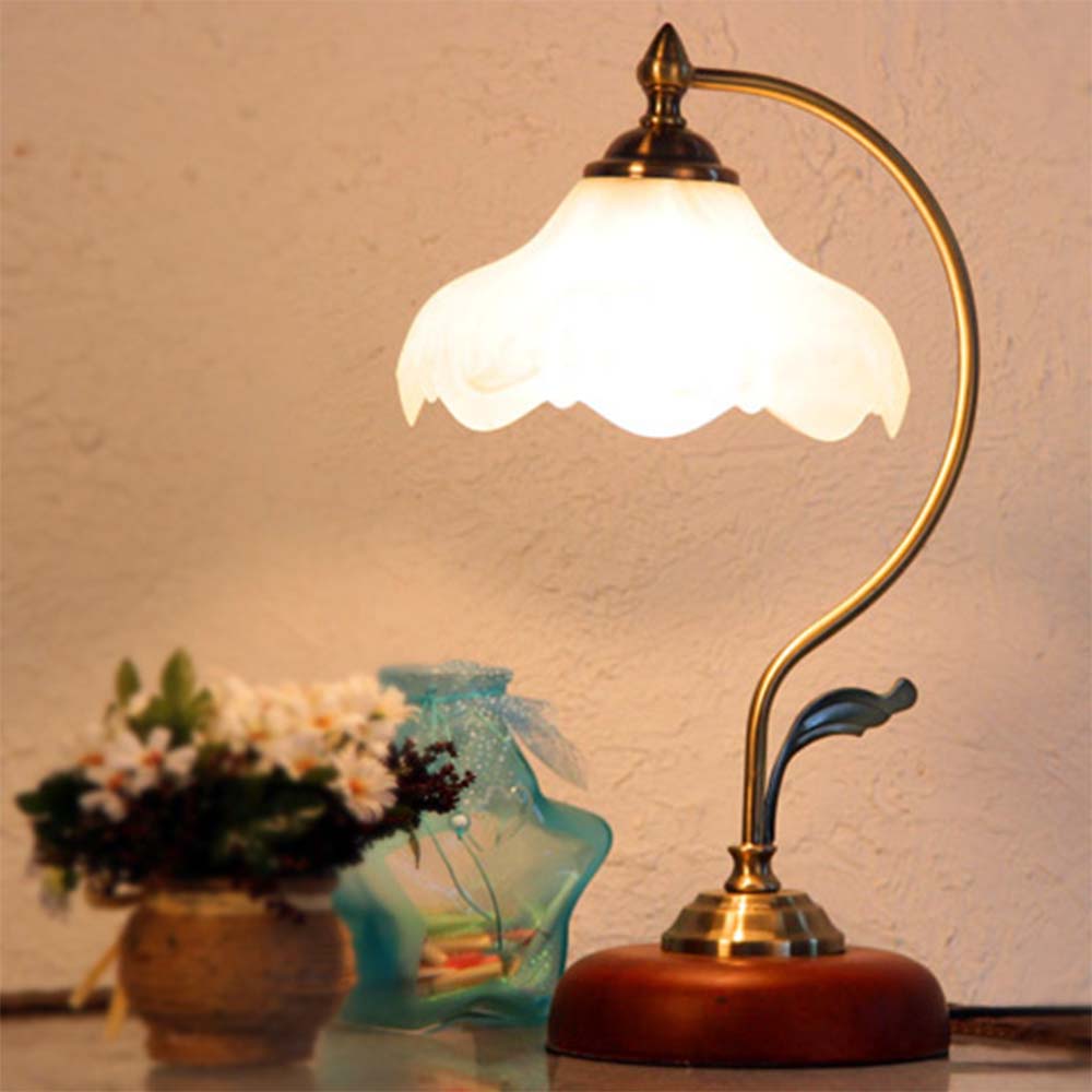 YANSUN 17 in. Vintage American Table Lamp with Petal Shade, E26 Base, Metal and Glass Body for Bedroom, Living Room, and Dining