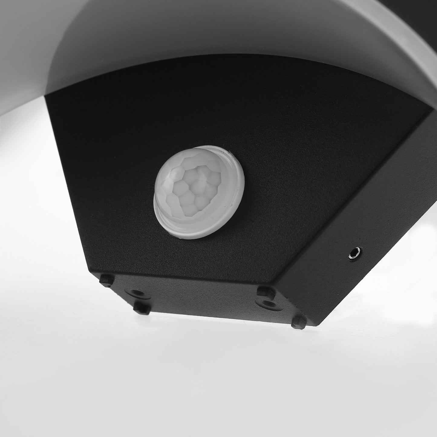 YANSUN 1-Light Black Arc Modern Motion Sensing Dusk-to-Dawn Indoor/Outdoor 18W Integrated LED Wall Lantern